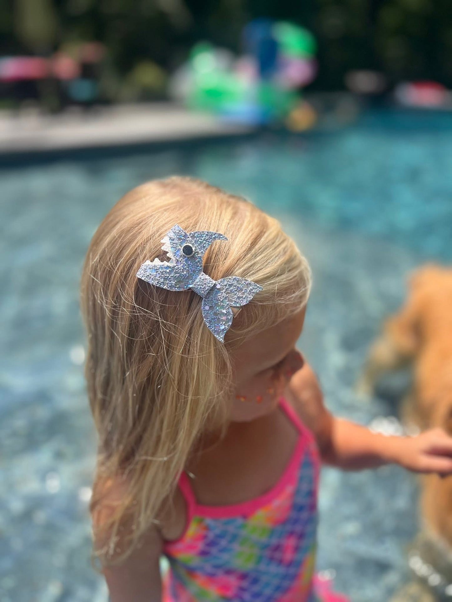 SHARK WEEK CHIC (GRAY)