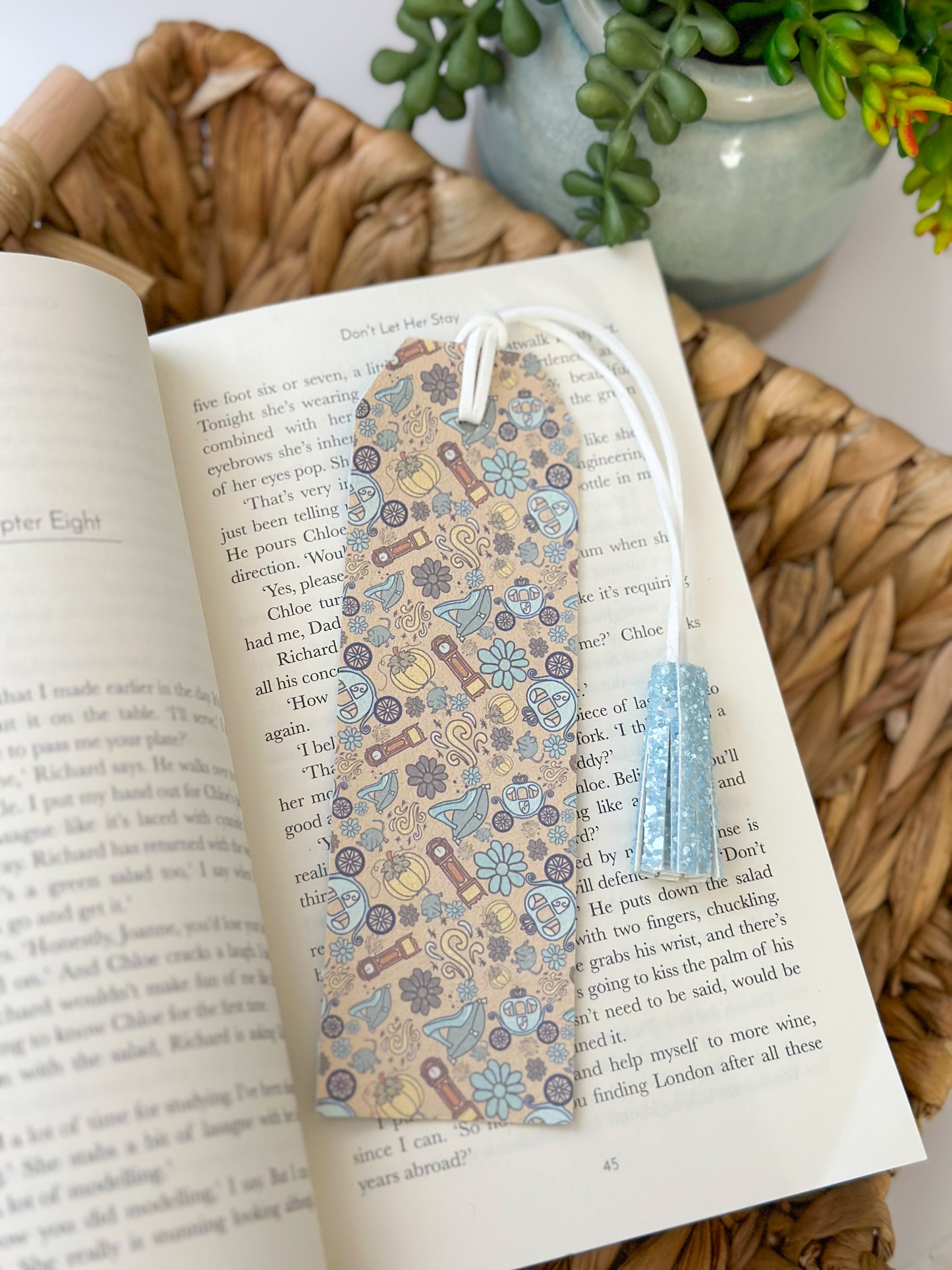 MAGICAL BOOKMARK