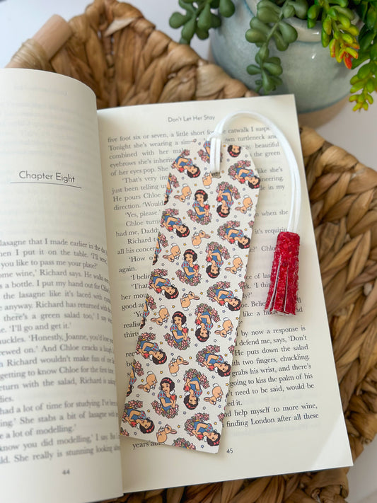 SNOW WHITE BOOKMARK